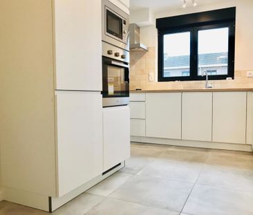 Gerenoveerde 4-slaapkamer woning met grote tuin en garage! - Photo 5