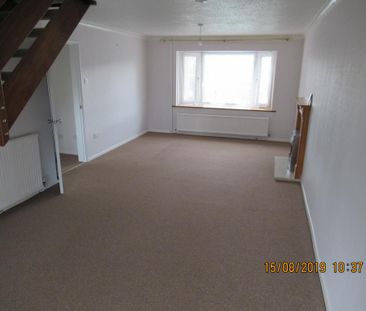 4 bedroom detached house to rent - Photo 2