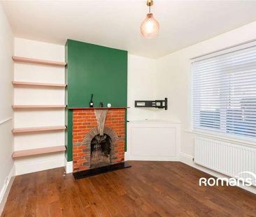 Ringwood Road, Farnborough, Hampshire, GU14 - Photo 4