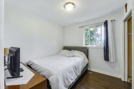 For Lease - 82 Lacey Crescent, London South, Ontario - Photo 2