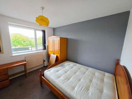 Eccles New Road, Salford, M5 - Photo 4