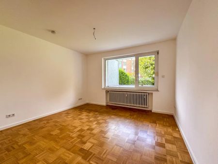 Heerdt: Renovierte und helle 2,5 Zimmerwohnung mit Balkon in Rheinnähe! - Foto 2