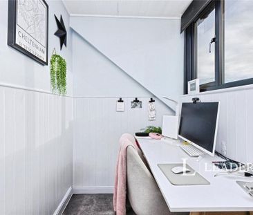 4 bedroom semi-detached house to rent - Photo 5