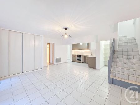 Location Appartement 4 pièces 84m² TROYES 10000 - Photo 2