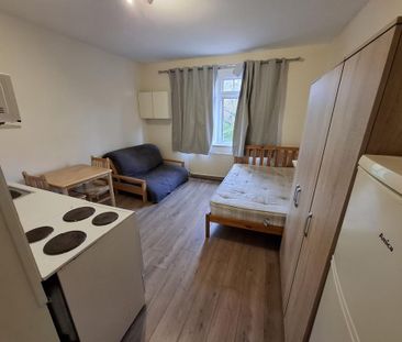 Studio to rent - Photo 4