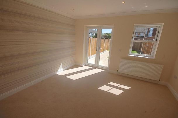 3 bedroom terraced house to rent - Photo 1