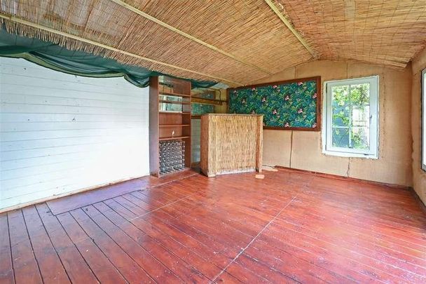 Greenways, Pagham, PO21 - Photo 1