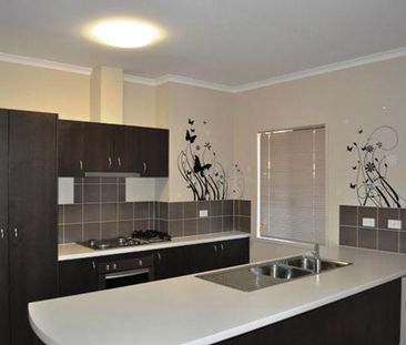 Modern Family 3 x 2 - Photo 3