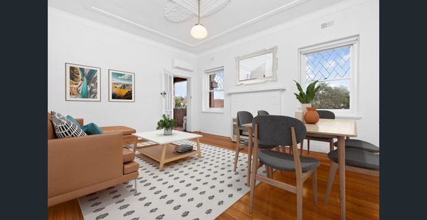 DELIGHTFUL OLDER STYLE - Photo 1