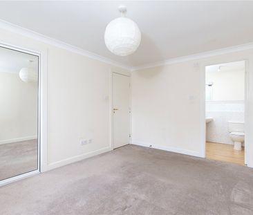 3 bedroom apartment to rent - Photo 4