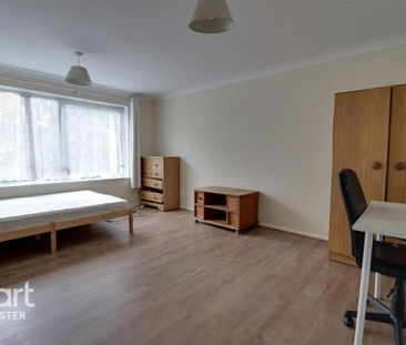 4 bedroom terraced house to rent - Photo 2