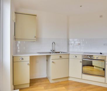 2 bedroom penthouse to rent - Photo 5