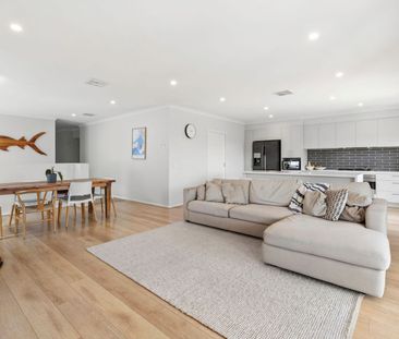 Prime Location With Bay Views - Photo 1