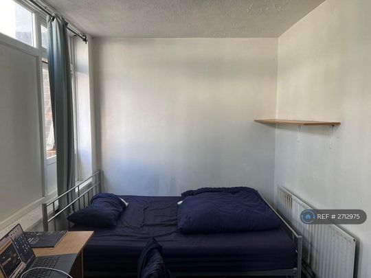 1 bedroom in a flat share to rent - Photo 1