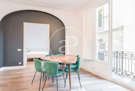 Piso de alquiler en Pl. de Sant Jaume, Barri Gòtic - Photo 3