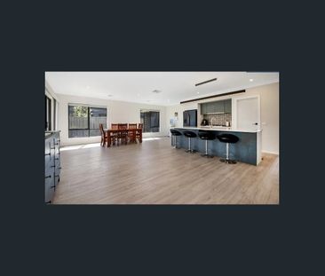 Quality ex-display home! Situated in popular Avalon Park. - Photo 4