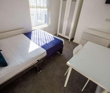 Hawkins Street, L6 - Photo 5