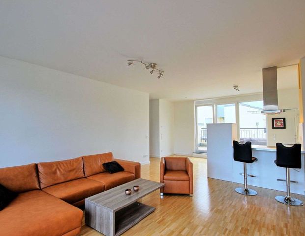 PHANTASTISCHE WOHNUNG IM PENTHOUSE-STIL - 2 ZIMMER + 2 BÄDER + GROßE TERRASSE + BALKON - Foto 1