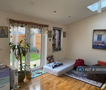 3 bedroom detached house to rent - Photo 4