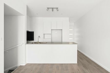 Live The Elio Lifestyle - Photo 5