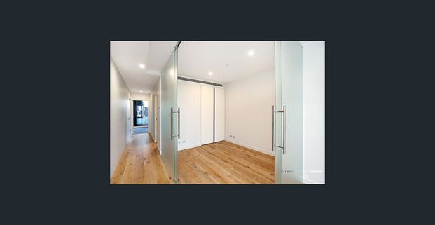 Luxury Apartment Convenience - Photo 1