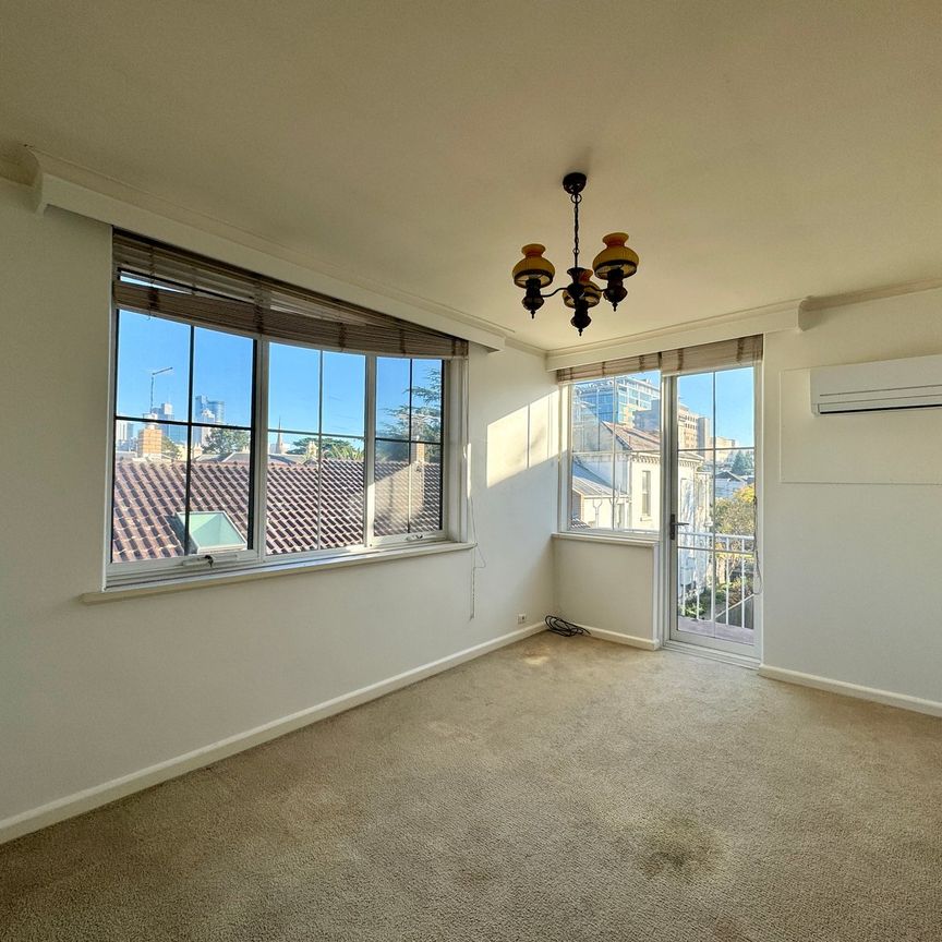 16/165 Hotham Street, East Melbourne VIC 3002 - Photo 1