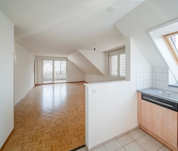 Erste Nettomiete geschenkt! -Grosszügige 3.5 Zimmerwohnung mit Balkon! - Photo 1