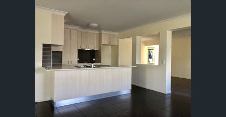 Ideal Family Home - Photo 3