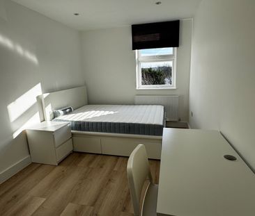 Room in a Shared Flat, Ethnard Road, SE15 - Photo 1