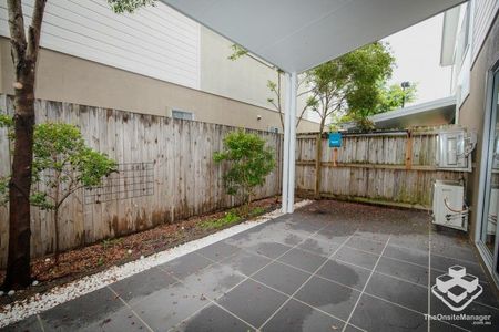 Spacious Modern Living in the Heart of Parkinson - Photo 5