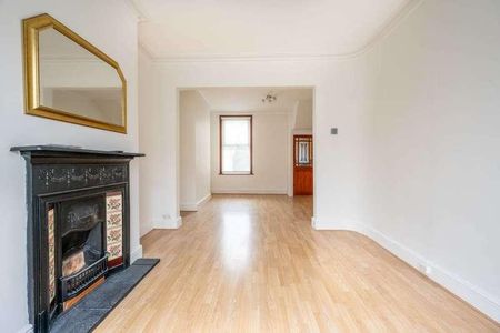 Ilford, Manor, E12 - Photo 3