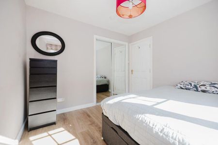 3 bedroom detached house to rent - Photo 5