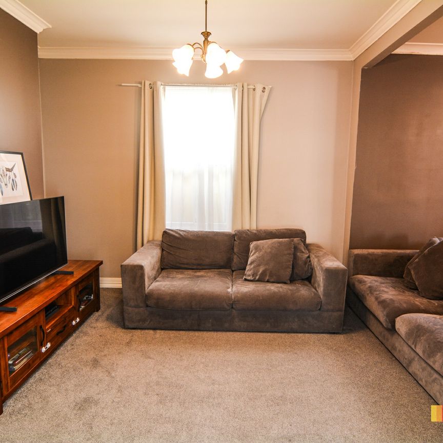 Beautifully Presented Weatherboard - Photo 1