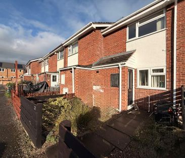 2 bedroom mews to rent - Photo 5