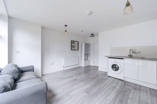 2 bedroom maisonette to rent - Photo 1