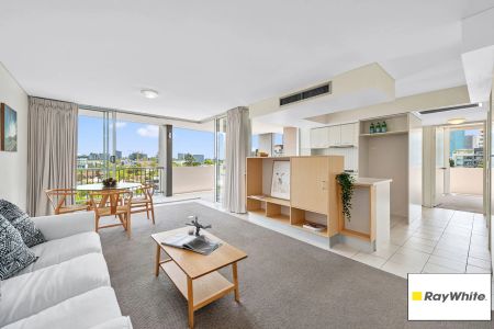 2 bedroom with spacious balcony! UN-FURNISHED - Photo 4