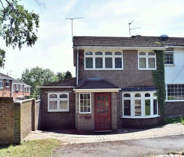 3 bedroom end of terrace house to rent - Photo 1