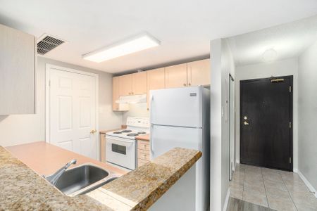 For Lease - 310 Central Park Drive Unit# 8F, Carlington - Central Park, Ontario - Photo 5