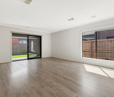 Modern family home in popular Harpley Estate. - Photo 1