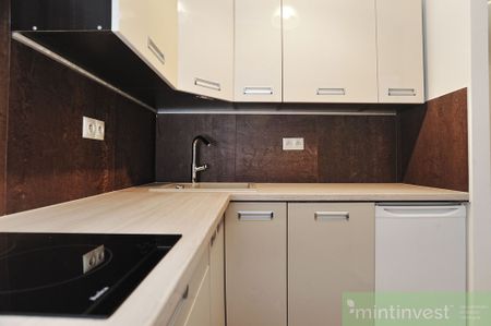 Kawalerka świeżo po remoncie- przy ul. Sikorskiego - Zdjęcie 5