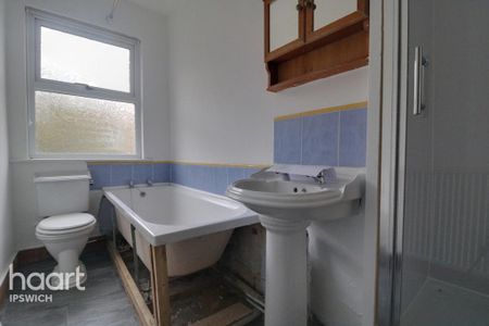4 bedroom terraced house to rent - Photo 2