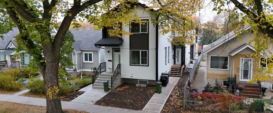 Brand-New 3-Bedroom Duplex | Pet Friendly | Central Edmonton Luxury | 11642 90 Street Northwest, Edmonton - Photo 1