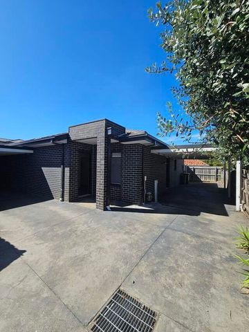2/70 Orrong Avenue, Reservoir VIC 3073 - Photo 2