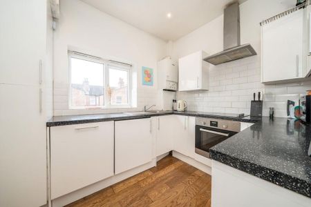 3 bedroom flat to rent - Photo 5