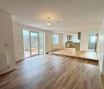 3 bedroom terraced house to rent - Photo 3