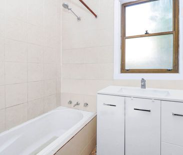 CONVIENT LOCATION! - Photo 4