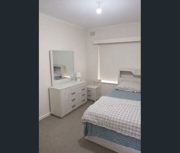 Low-Maintenance Living in Prime Clearview Location - Photo 4