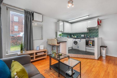 1 bedroom flat to rent - Photo 3