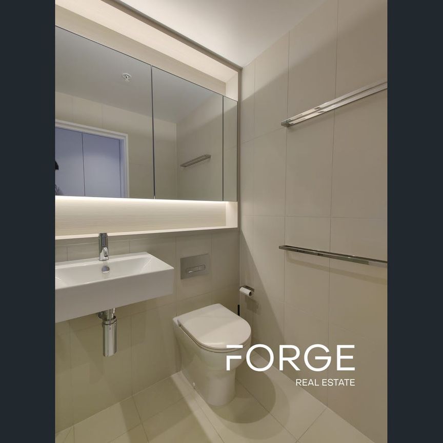 Modern 2 Bedrooms Apartment On Collins Street - Photo 1