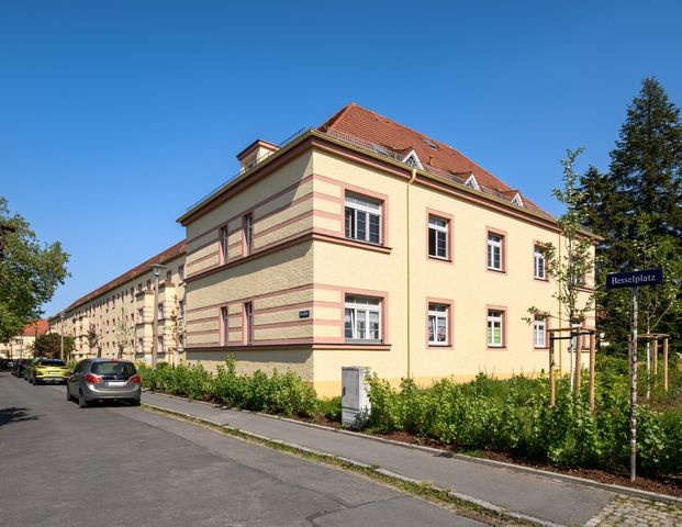 Besselplatz 19 - Foto 1